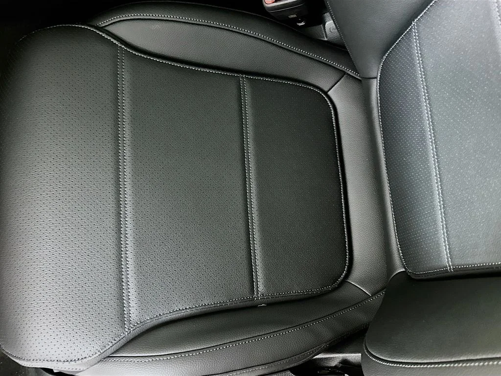 Used 2026 Black Mercedes-Benz GLC 300 image 19