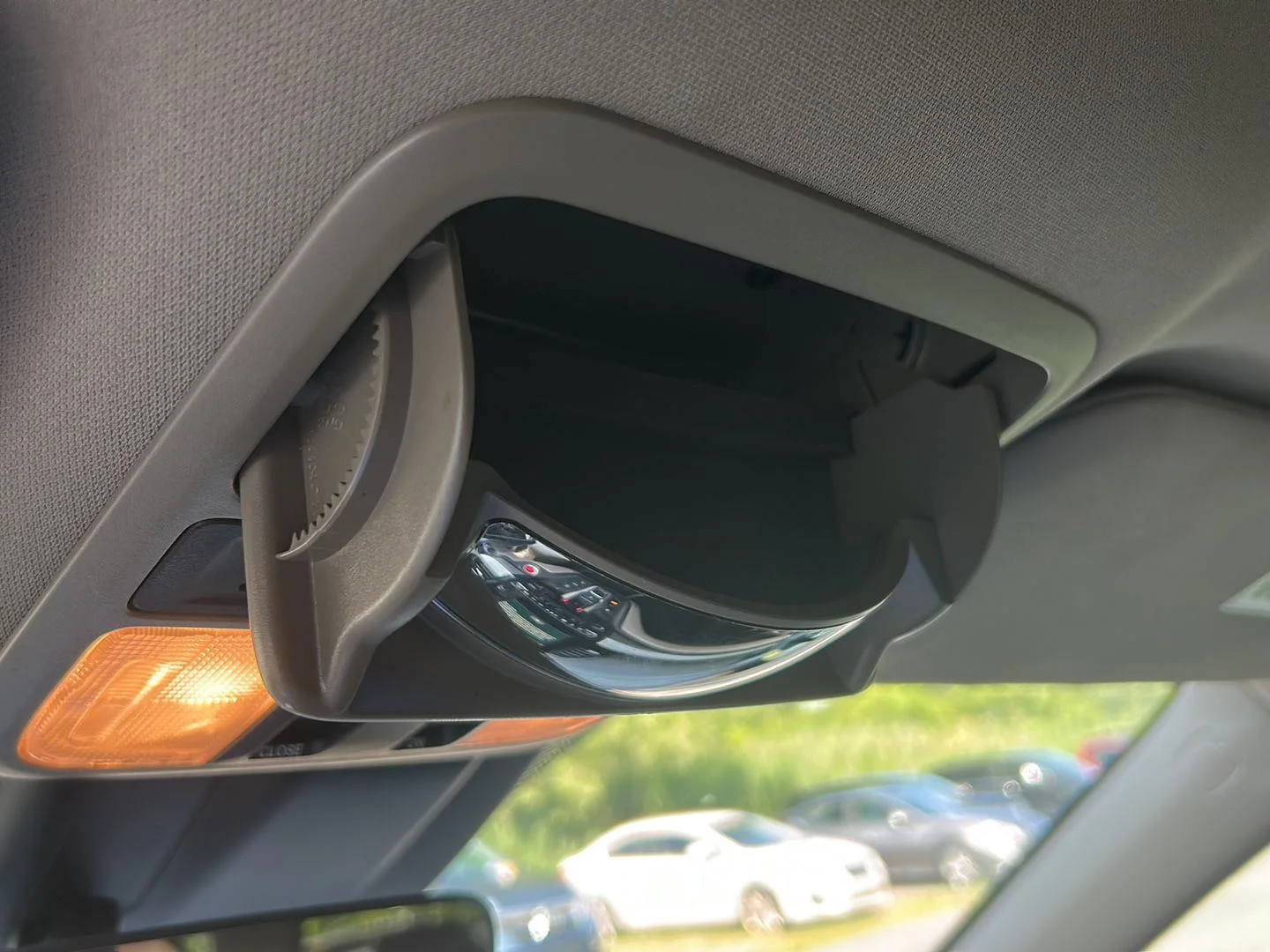 Used 2019 White Diamond Pearl Honda Touring image 7