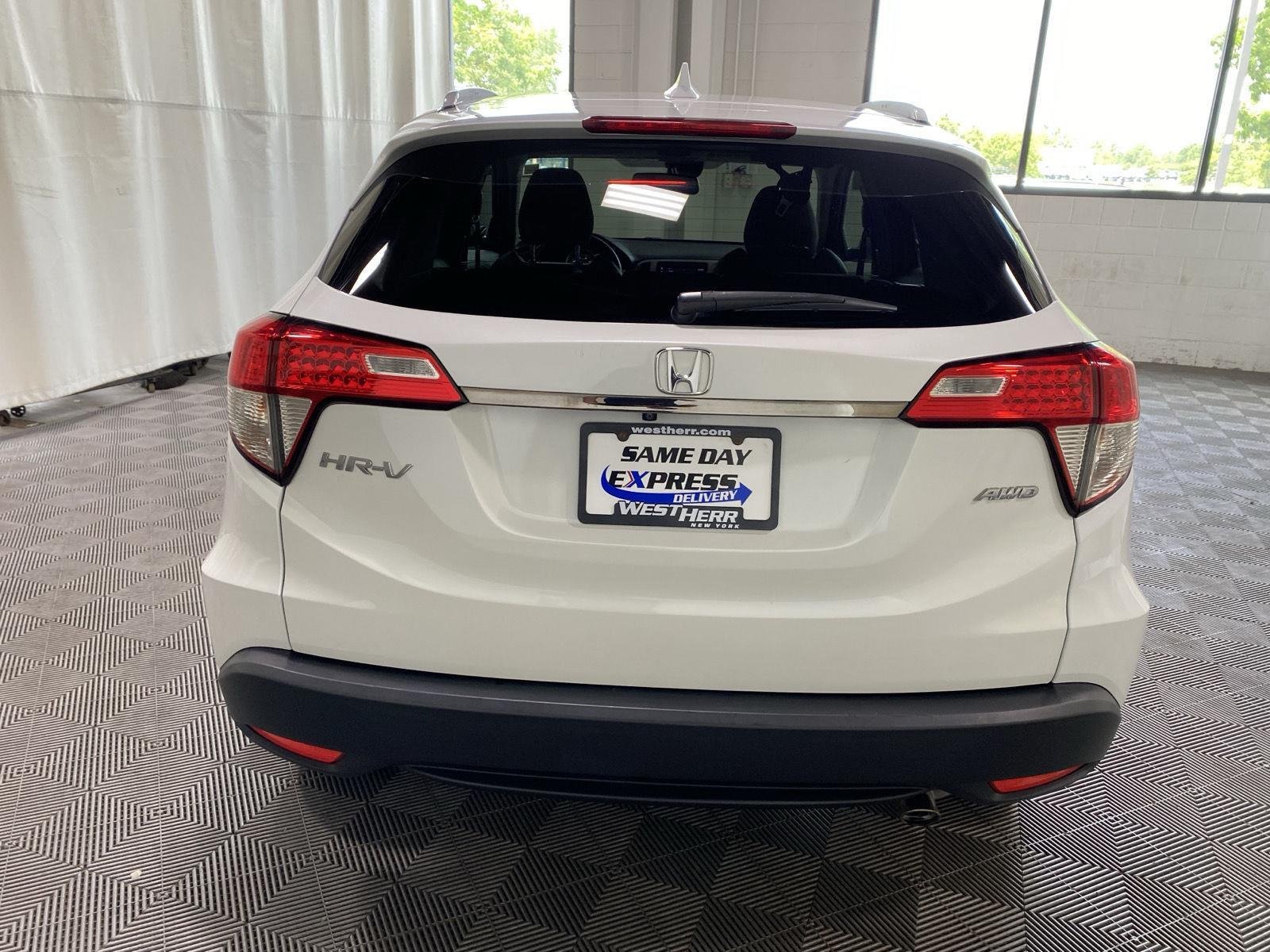 Used 2021 Platinum White Pearl Honda EX-L image 11