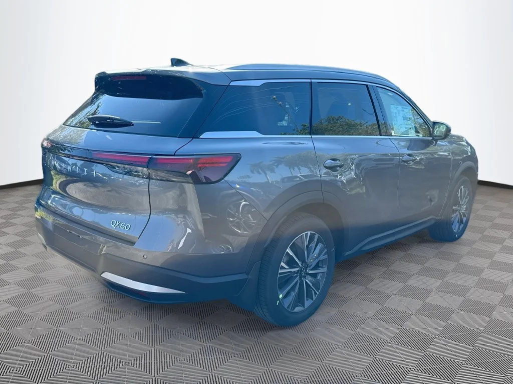 New 2027 GRAPHITE SHADOW INFINITI Luxe FWD image 5