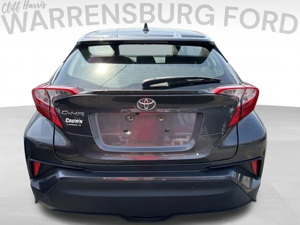 Used 2021 Magnetic Gray Metallic Toyota XLE image 6