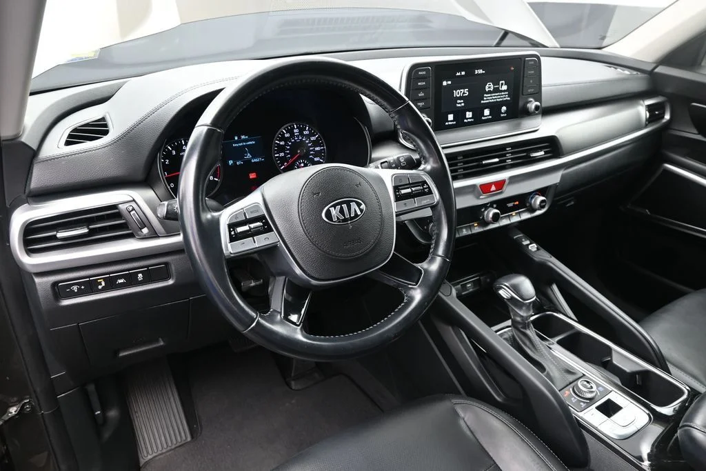 Used 2021 Green Kia S image 20