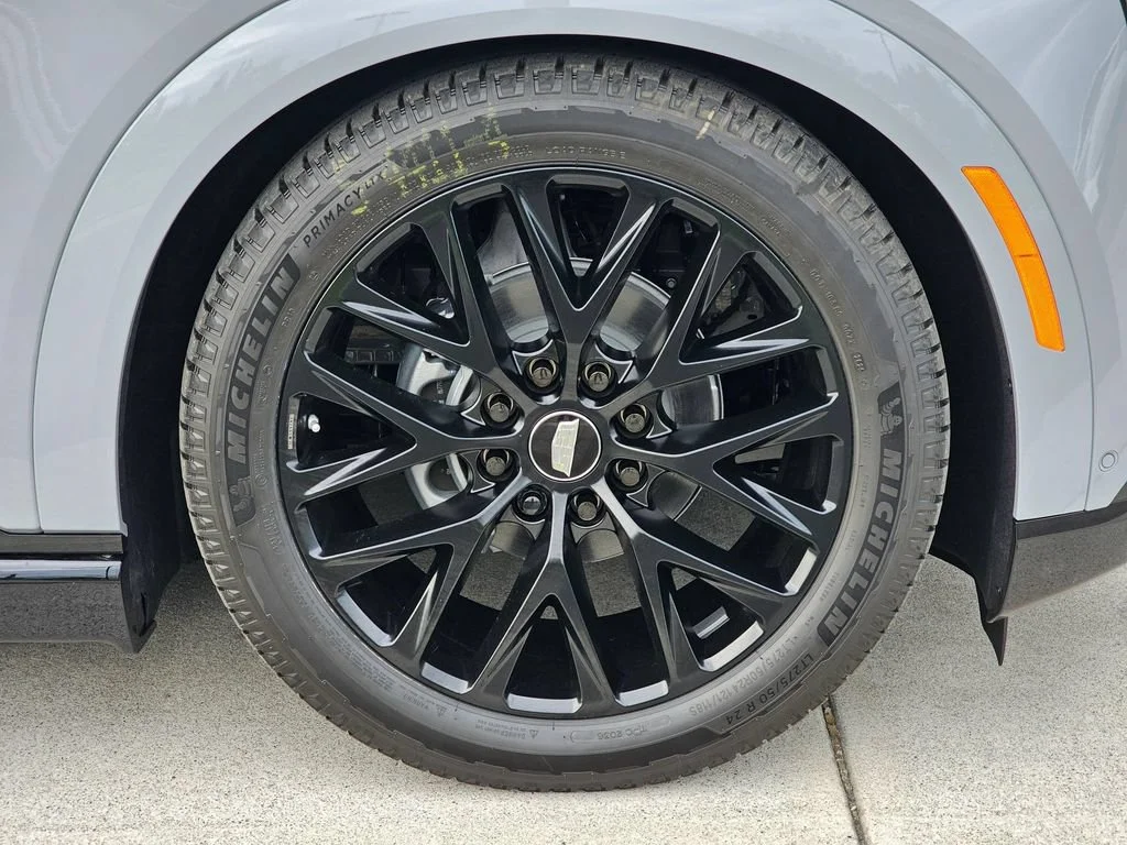 New 2026 Luna Metallic Cadillac Premium Sport image 9