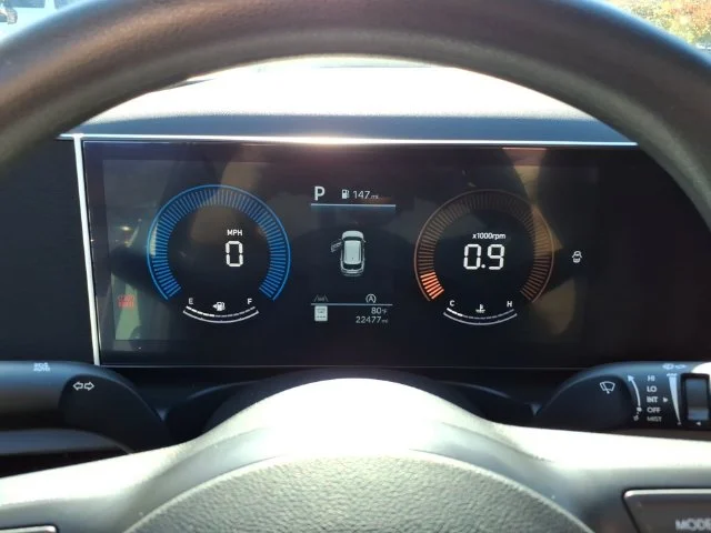 Used 2025 White Hyundai SEL image 18