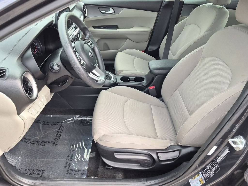 Used 2019 Gray Kia LXS image 10