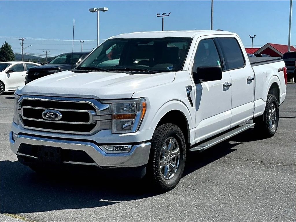 New 2022 White Ford XLT image 3