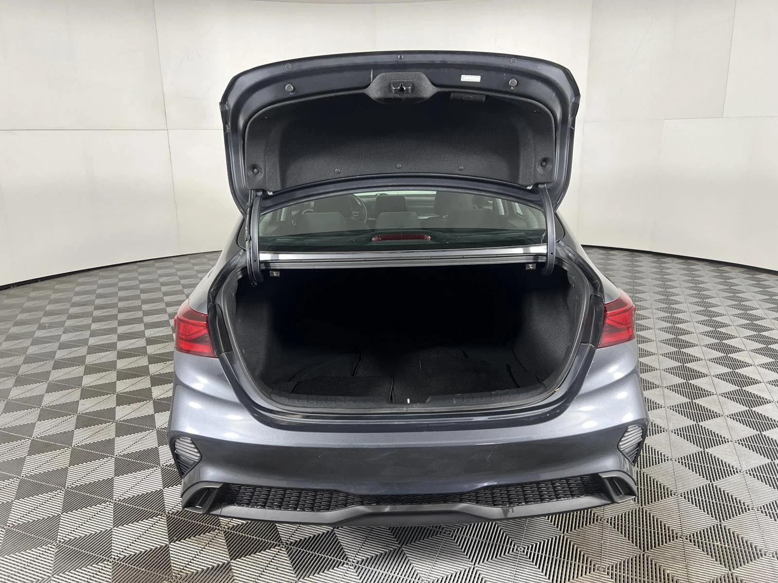 Used 2024 Gy Kia LXS image 41