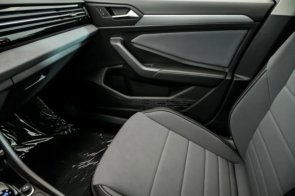 New 2026 Black Volkswagen 1.5T SE image 17