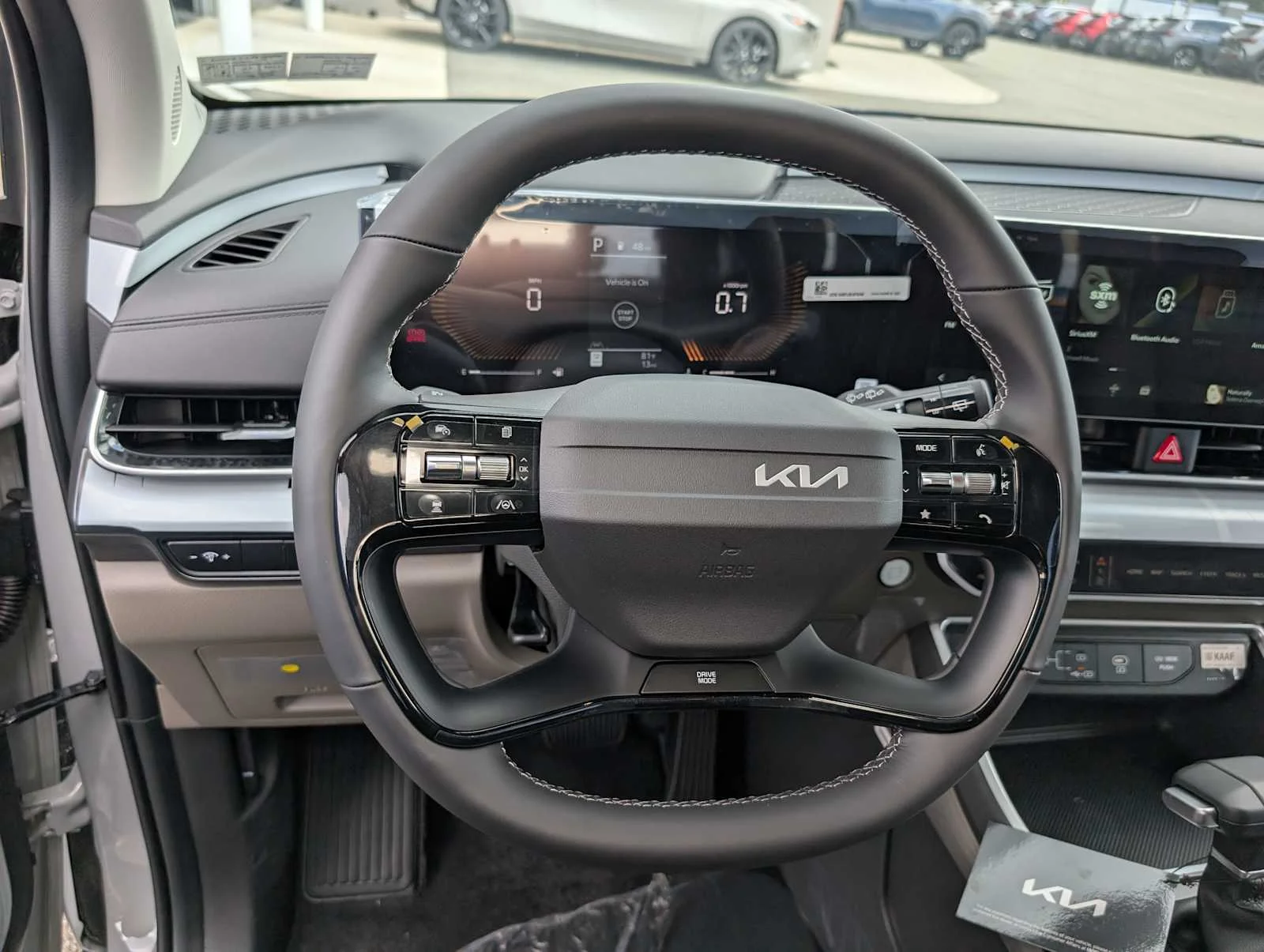 New 2027 Ceramic Silver Kia LXS image 32