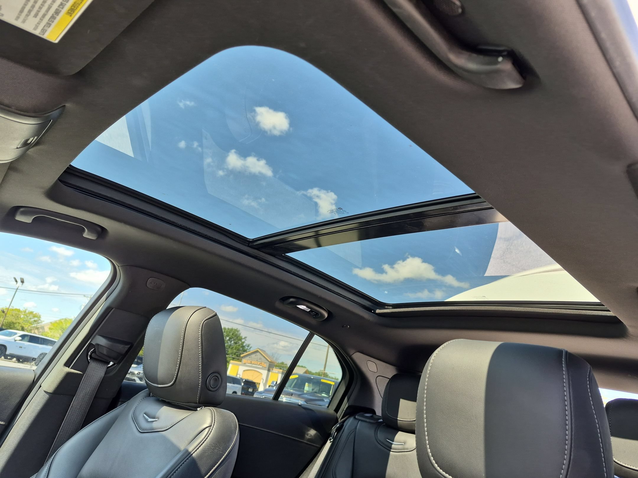 Used 2019 Crystal White Tricoat Cadillac AWD Premium Luxury image 27