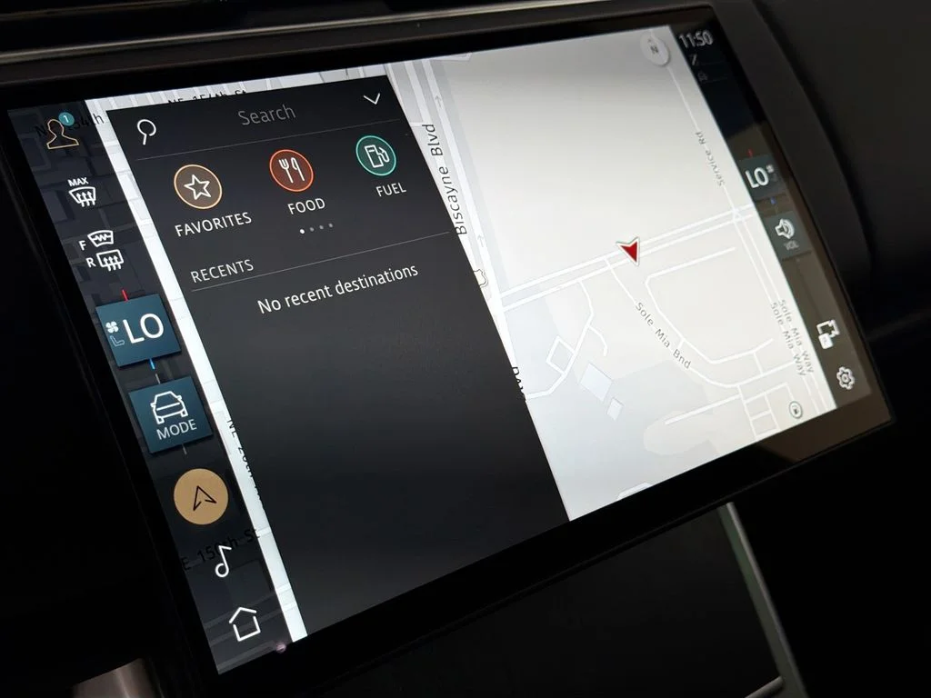 New 2026 Santorini Black Land Rover SE image 13