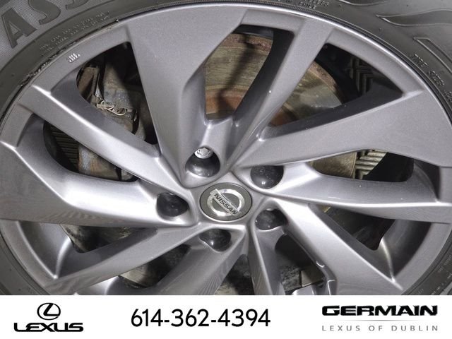 Used 2016 Silver Nissan SL image 12