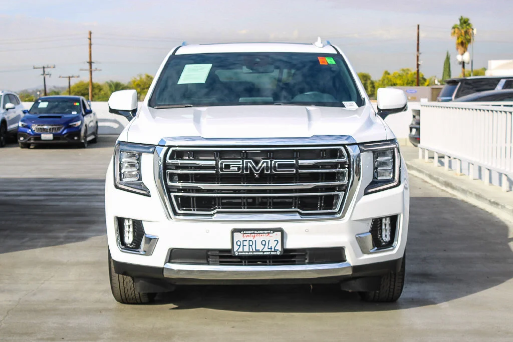 Used 2023 White GMC SLT image 3