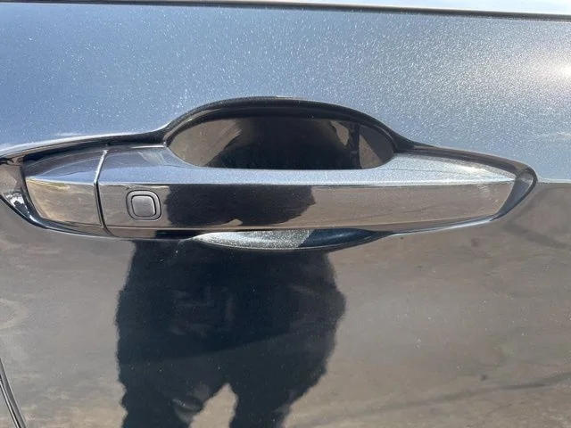 Used 2023 Black Mitsubishi SE image 22