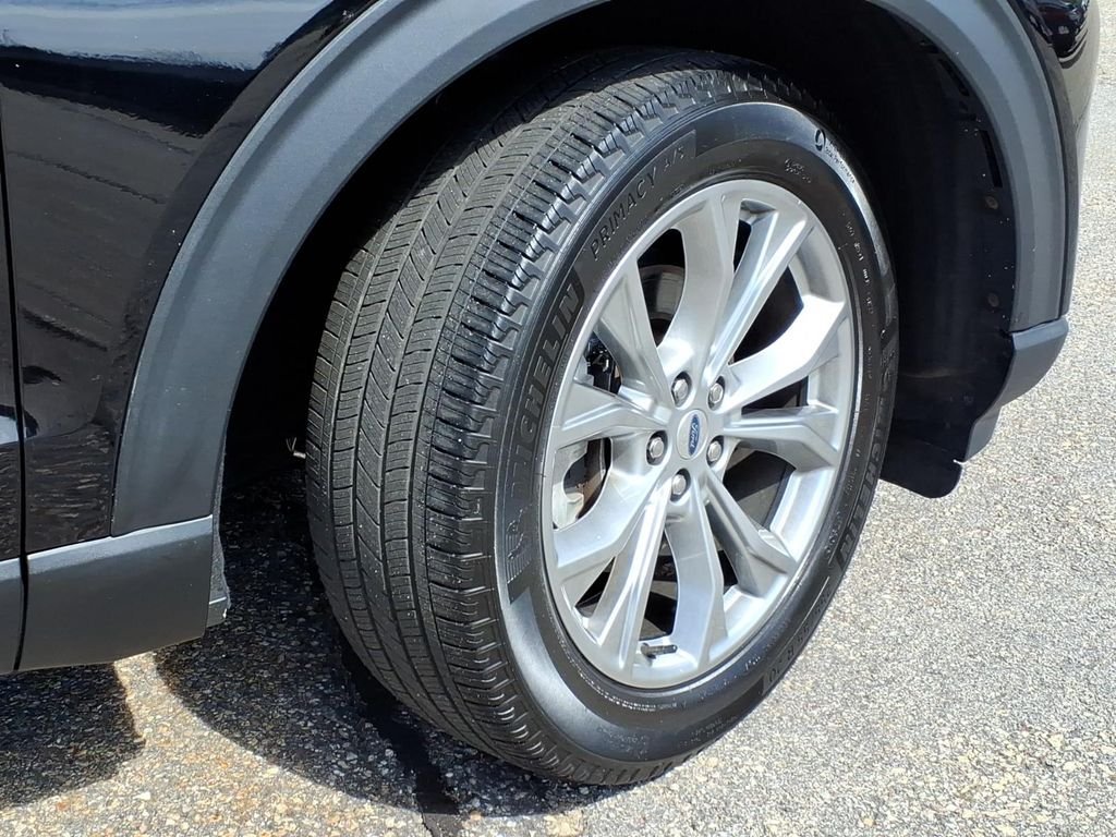 Certified Used 2023 Black Metallic Ford XLT image 9