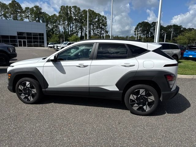 Used 2024 White Hyundai SEL image 11