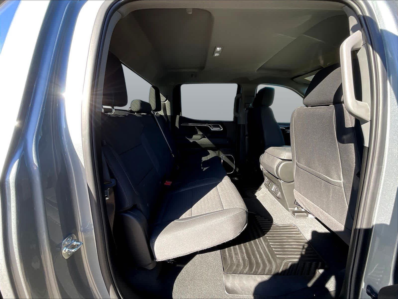 2025 Chevrolet Silverado 1500 LT - Photo 28