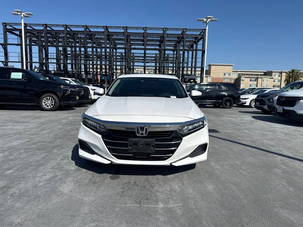 Used 2021  Honda LX image 2