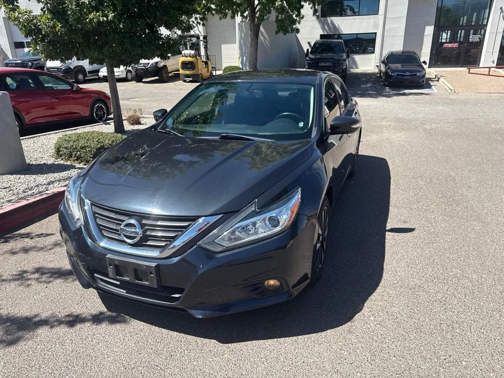 Used 2018 Blue Nissan 2.5 SL image 3