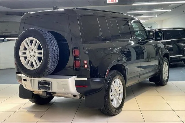 Used 2025 Black Land Rover S image 10