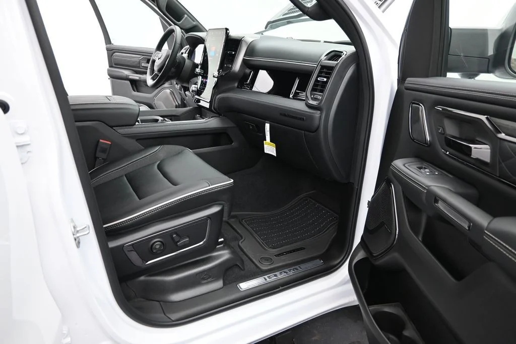 New 2026 Bright White Clear-Coat Exterior Paint RAM Limited image 13