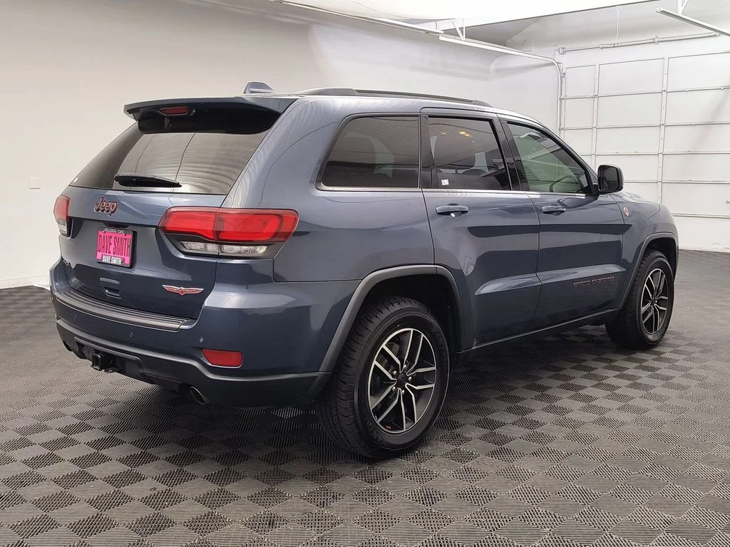 Used 2020 Slate Blue Pearlcoat Jeep Trailhawk image 9