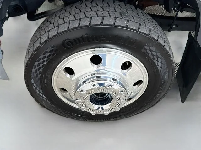 Used 2026 Gray Metallic Ford Platinum image 33