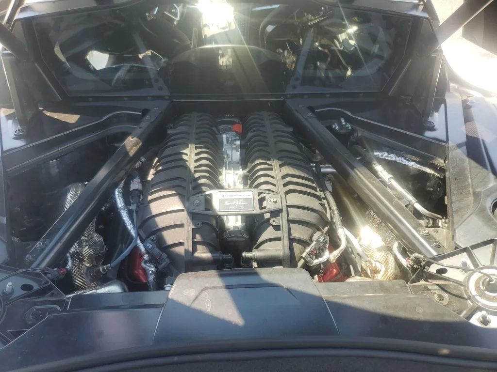 Used 2025 White Chevrolet Z06 image 13