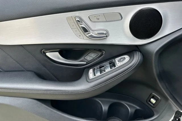 Used 2021  Mercedes-Benz GLC 300 Coupe image 10