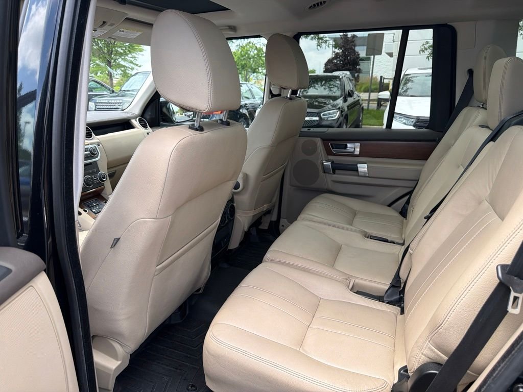 Used 2016 Santorini Black Metallic Land Rover HSE image 9