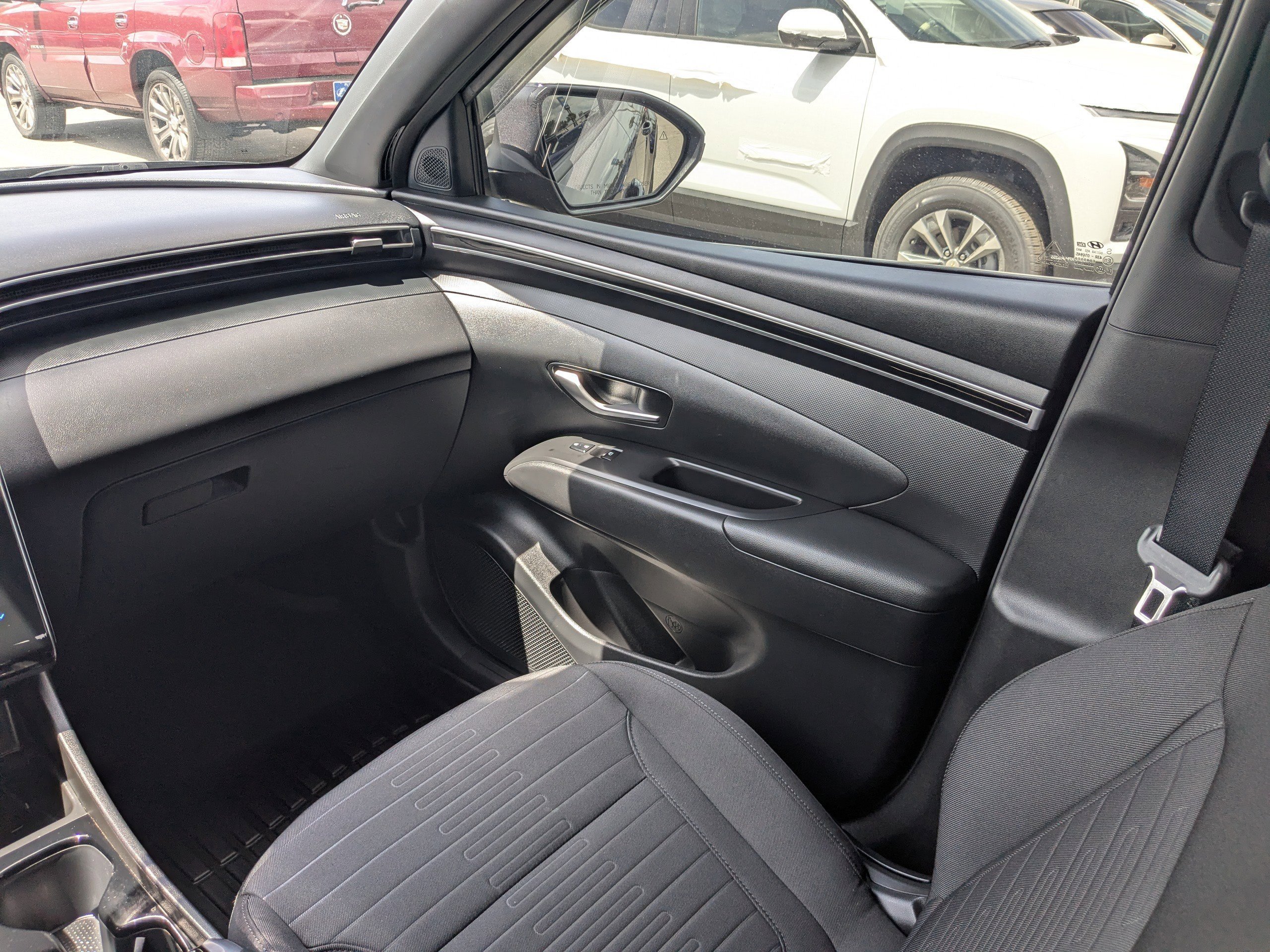 Used 2023  Hyundai SEL Premium image 16