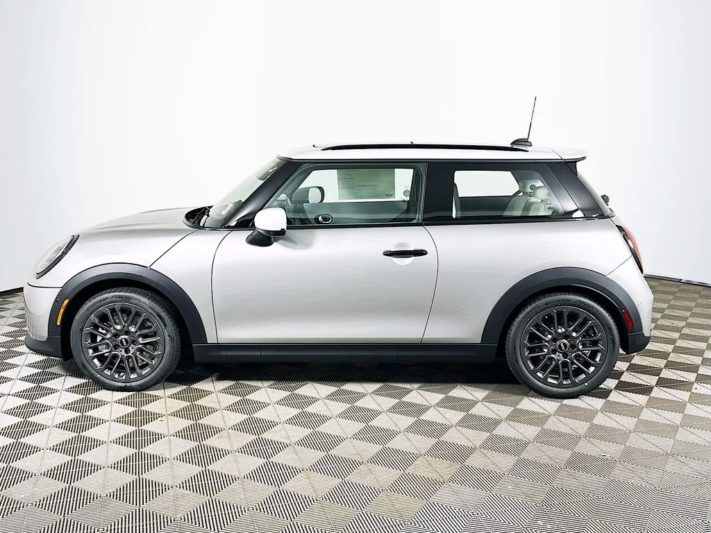 New 2026 Silver MINI Iconic image 8