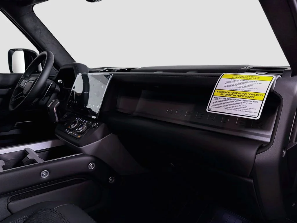New 2026 Santorini Black Land Rover V8 image 31