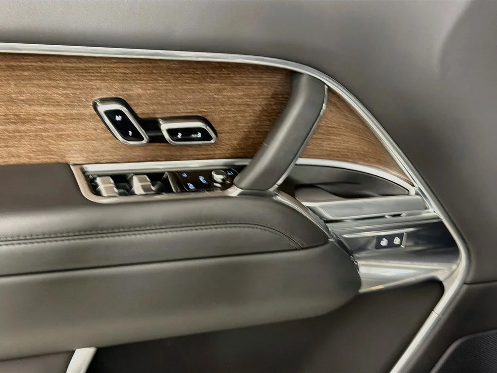 Used 2025 Gray Land Rover SE image 18