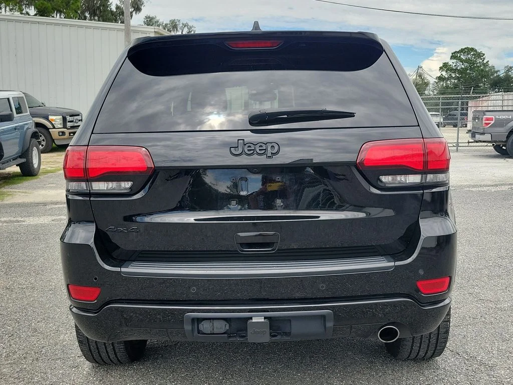Used 2020 Black Jeep Altitude image 9