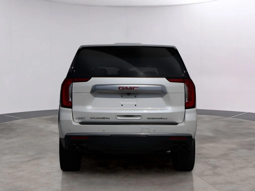 Used 2023 White Frost Tricoat GMC Denali image 6