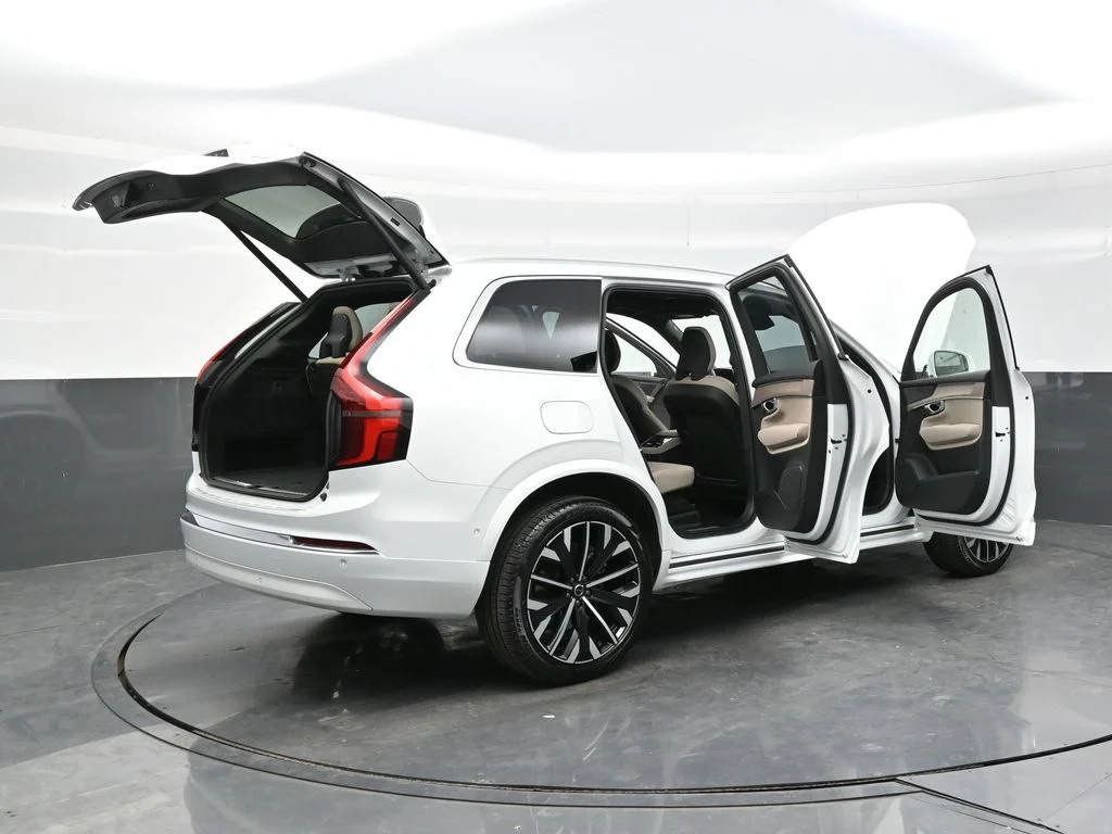 New 2026 Crystal White Volvo Plus image 43