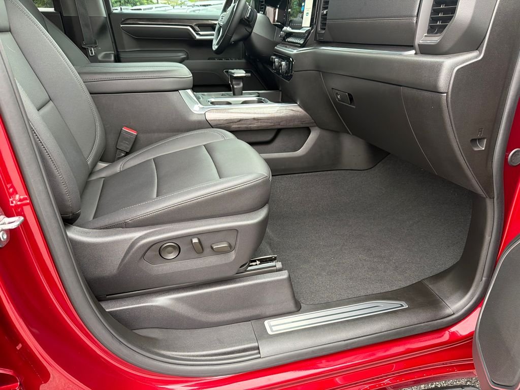 2025 Chevrolet Silverado 1500 LTZ - Photo 13