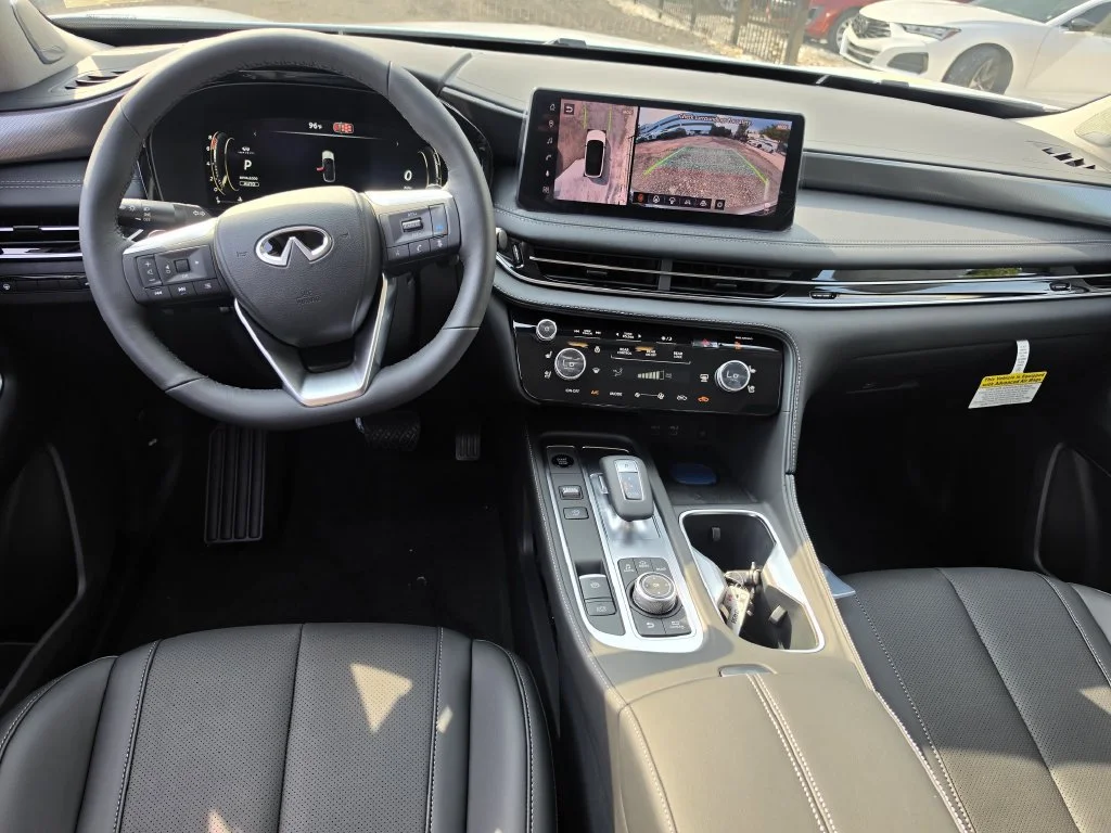 New 2027 RADIANT WHITE INFINITI Luxe AWD image 12
