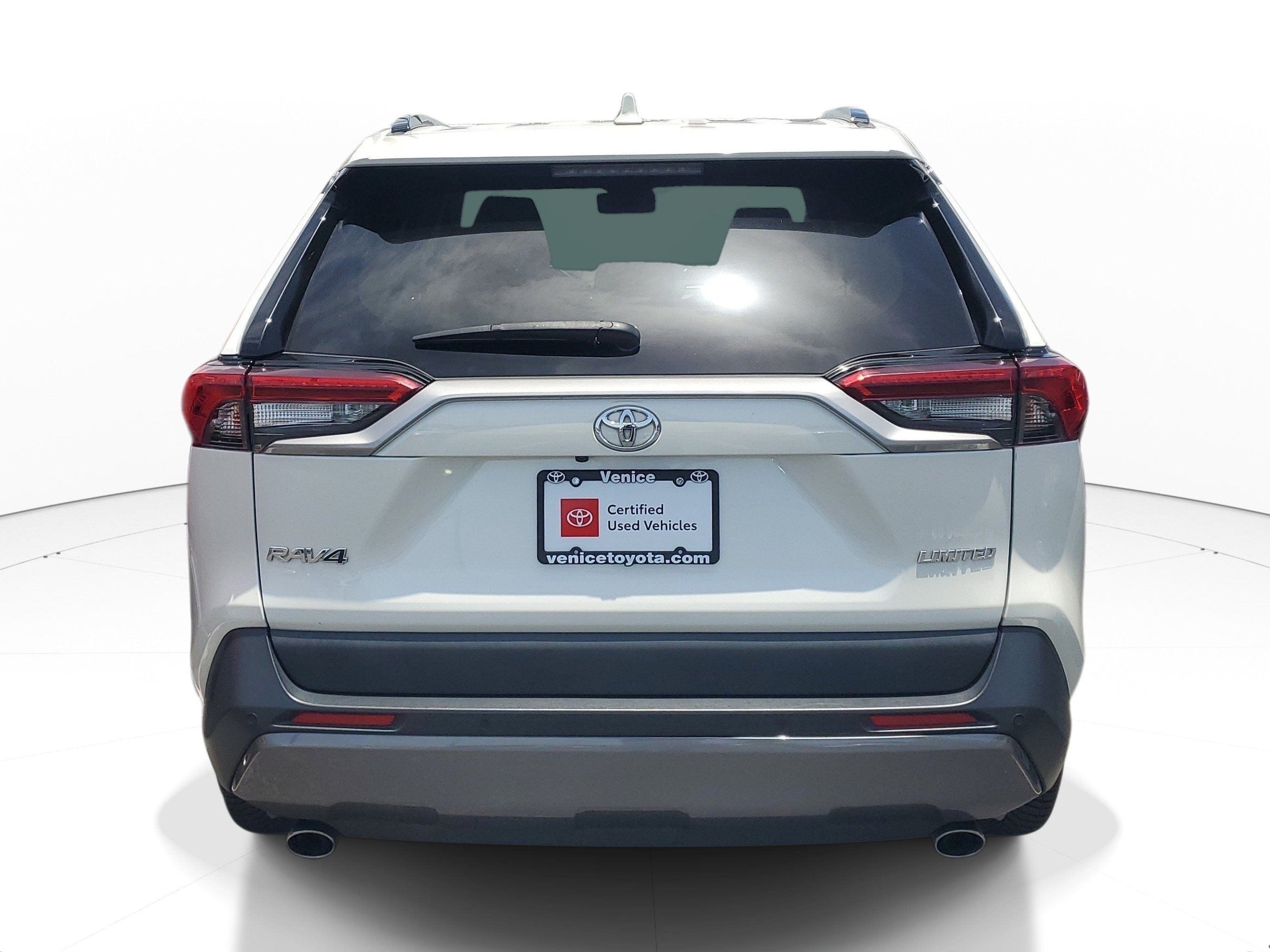 Used 2019 Blizzard Pearl Toyota Limited image 6