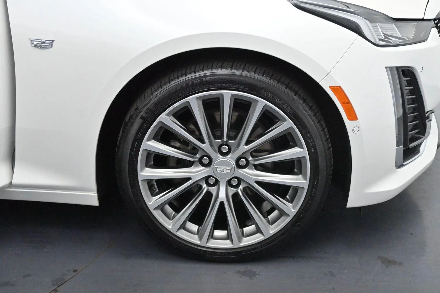 Used 2024 Crystal White Tricoat Cadillac Premium Luxury image 35