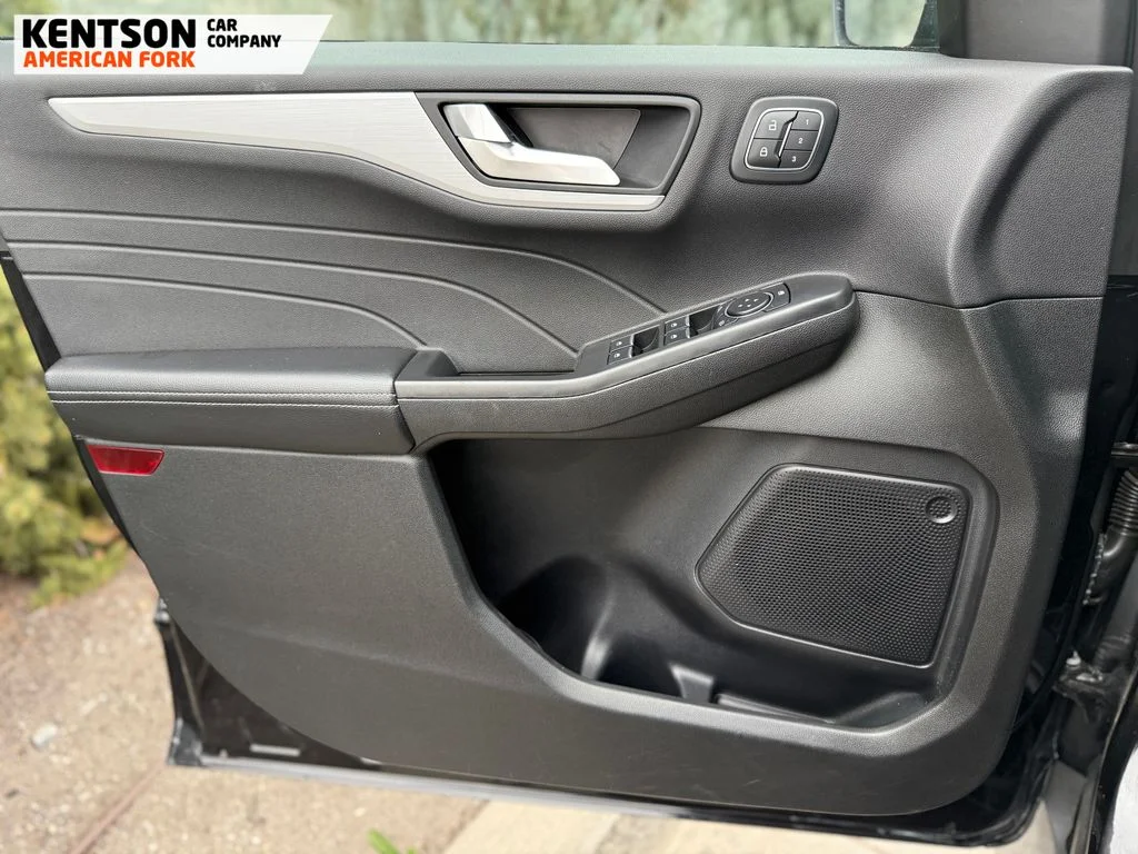 Used 2025 Black Ford Platinum image 23