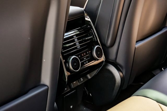 New 2026  Land Rover Dynamic SE image 44