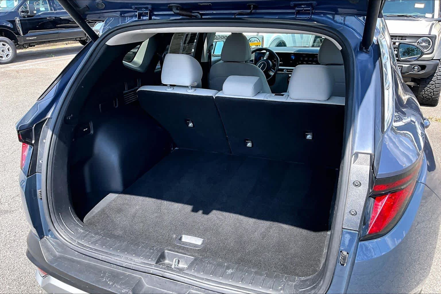 Used 2025 Atlantis Blue Hyundai SEL image 32