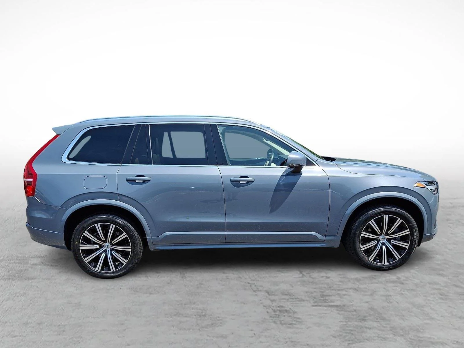 Used 2023 Thunder Grey Metallic Volvo Core image 7