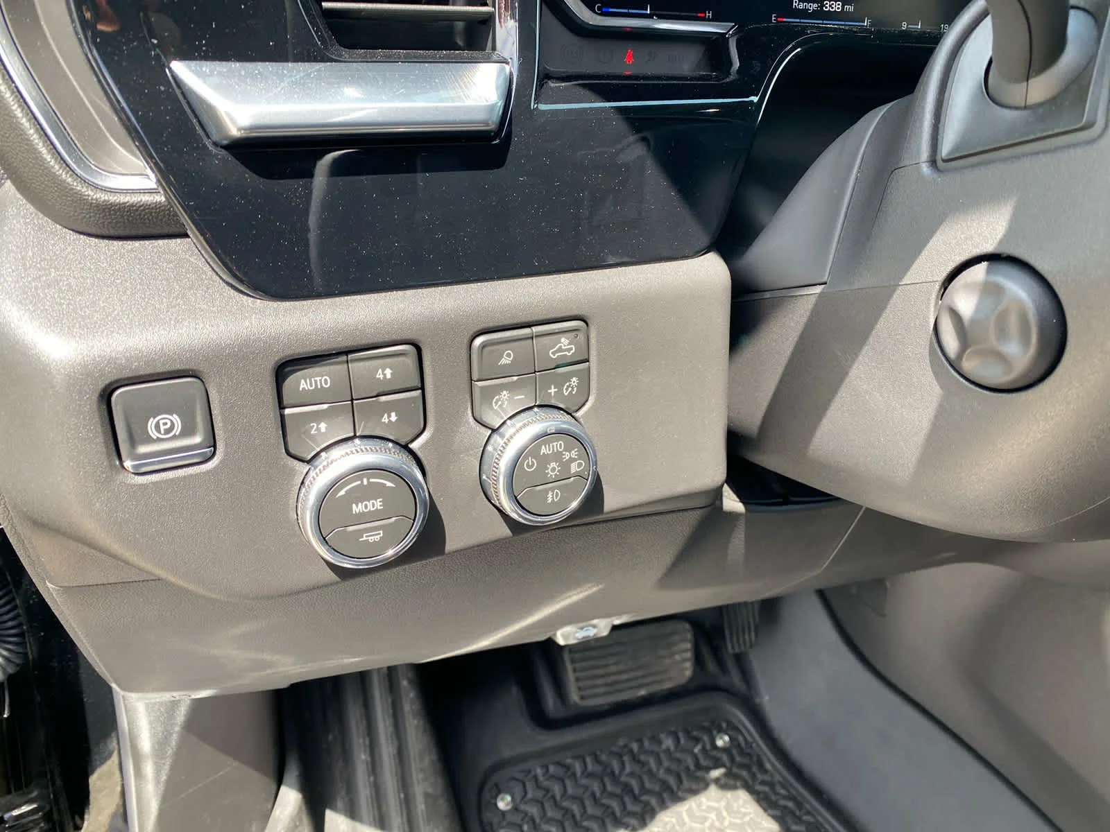 New 2026 Onyx Black GMC SLT image 16