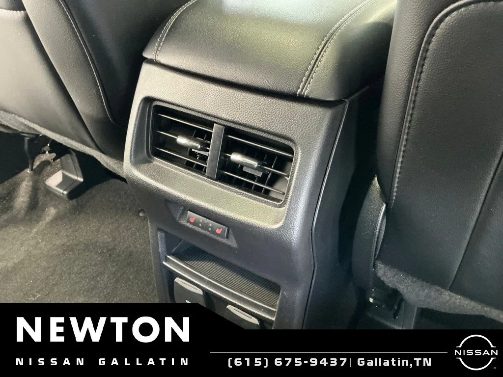Used 2019 White Platinum Clearcoat Metallic Ford Titanium image 19