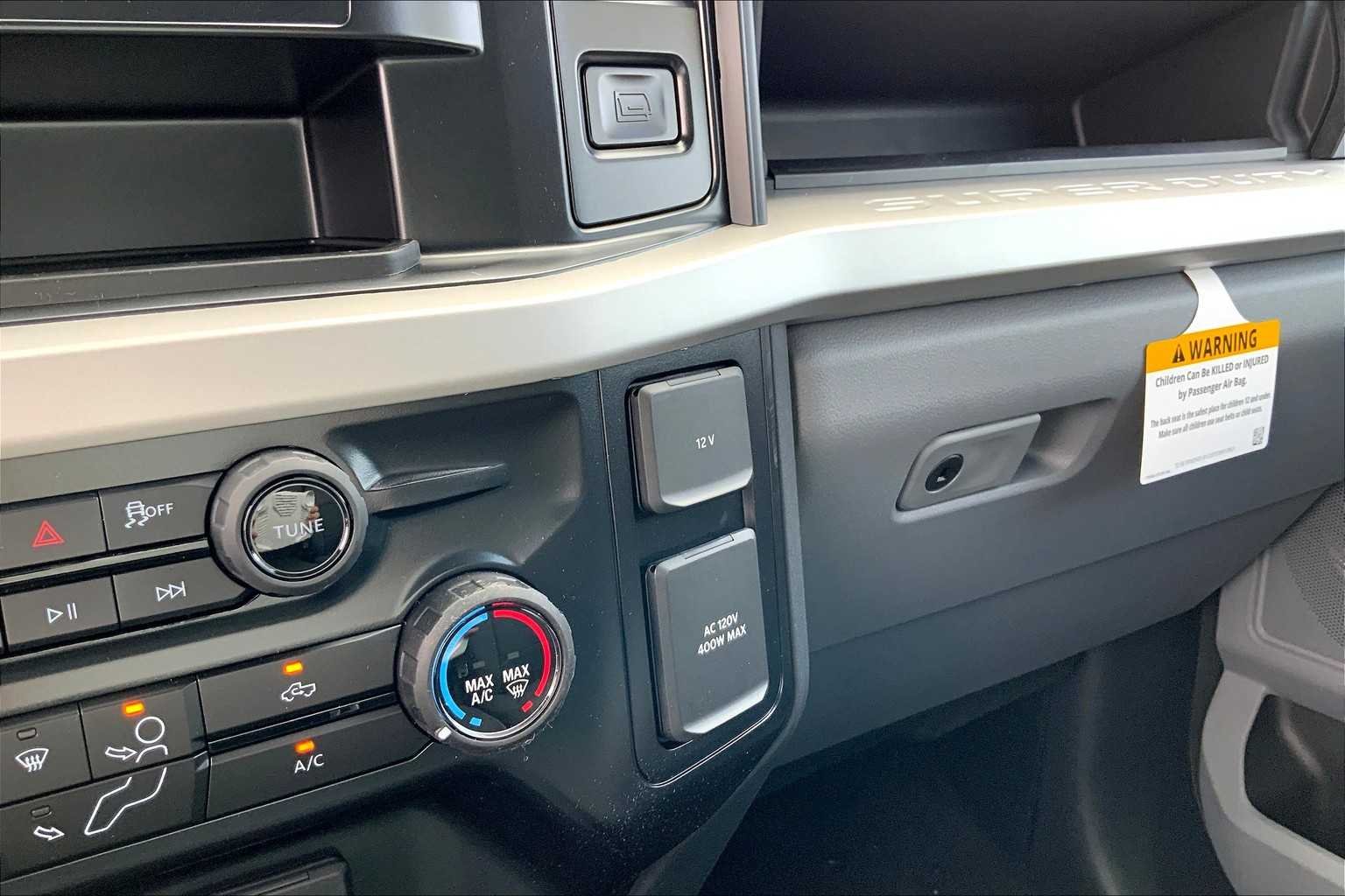New 2026 Carbonized Gray Metallic Ford F-250® XLT image 17