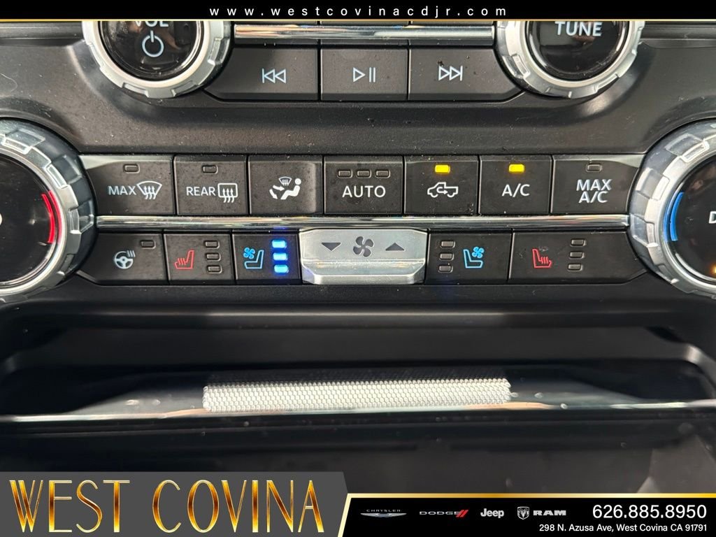 Used 2023 Black Ford Lariat image 34