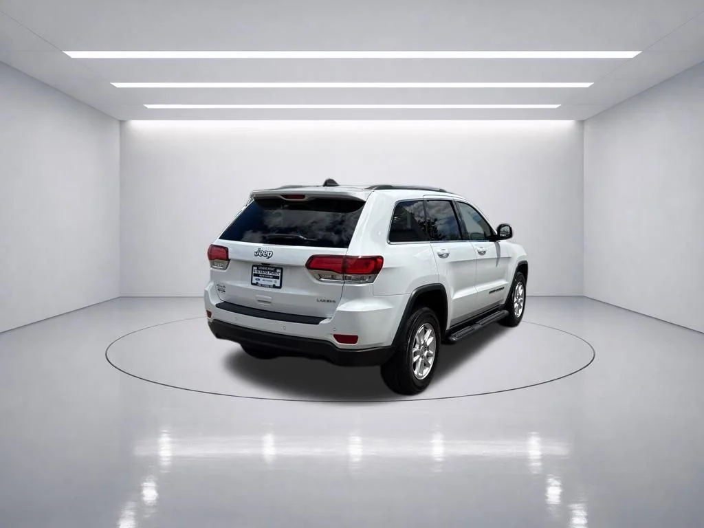 Used 2020 Bright White Clearcoat Jeep Laredo image 7